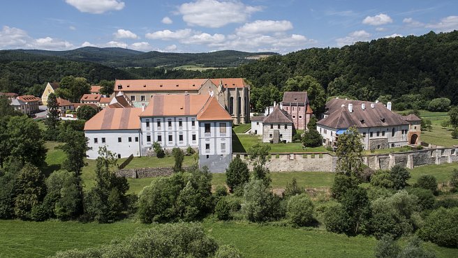 Zlatá Koruna Monastery