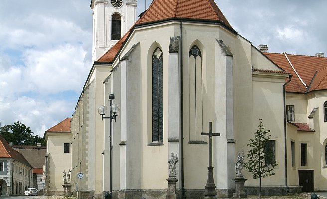 Kościół Panny Marii Królowej i kościół św. Idziego, Trzeboń