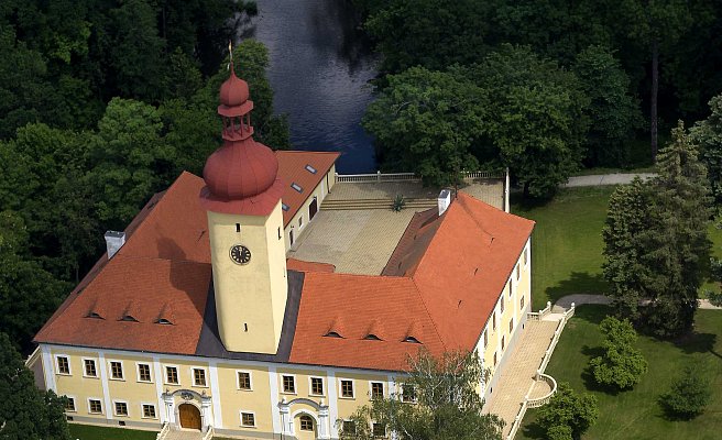 Zámek Stráž nad Nežárkou