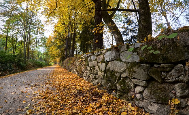 Nové Hrady - Strecke durch den Gratzener Schlosspark