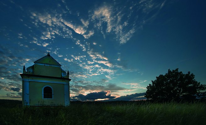 Kostel sv. Ducha a Římovské pašije v Římově