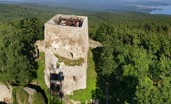 16. Vítkův Hrádek