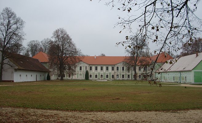 Schloss Jemčina