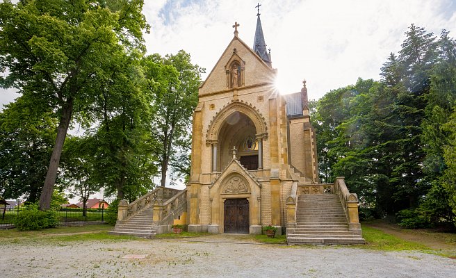 Hrobka Buquoyů v Nových Hradech