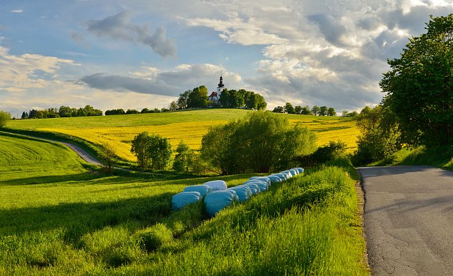 Romantickou stezkou kolem Borotína