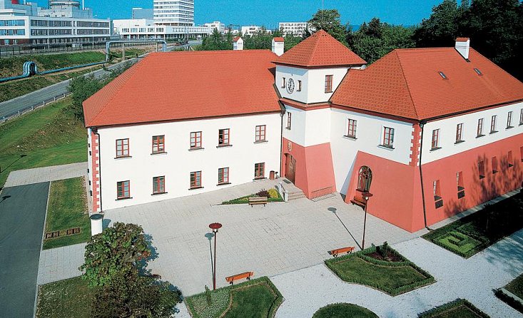 Kernkraftwerk Temelín und Schloss Vysoký Hrádek