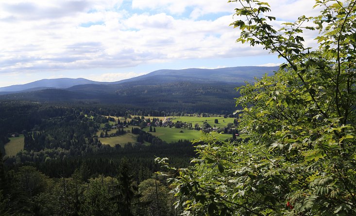 Um die Kapelle Stožec auf Felsen Stožec