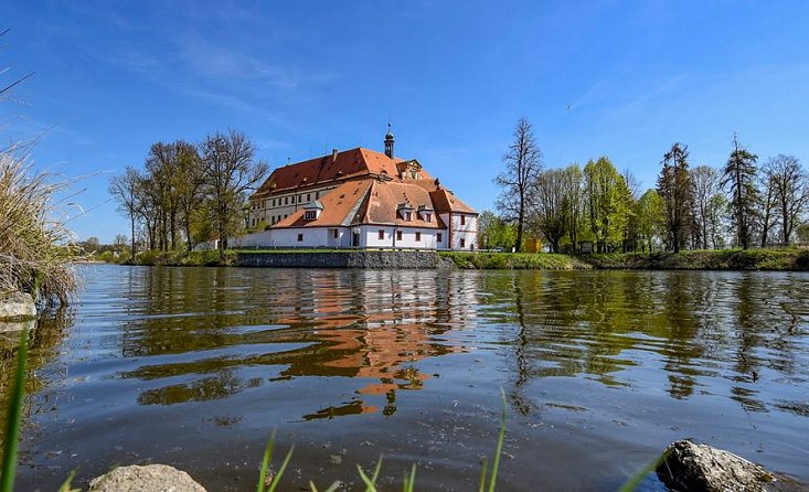 Orlík – Březnice – Blatná – Lnáře: pałace jak na Loarze