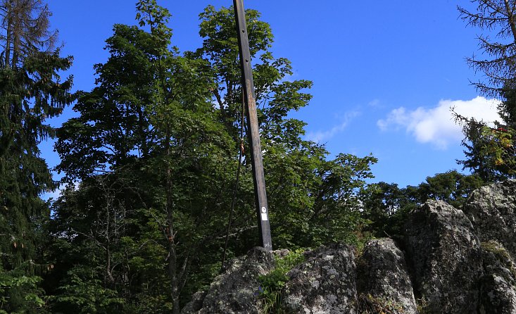 Um die Kapelle Stožec auf Felsen Stožec