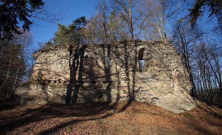 Z Hluboké na Karlův Hrádek