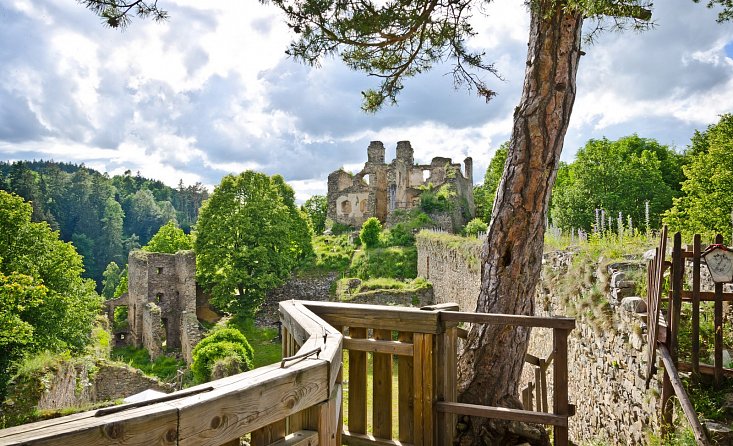 Ruinas del castillo Dívčí Kámen