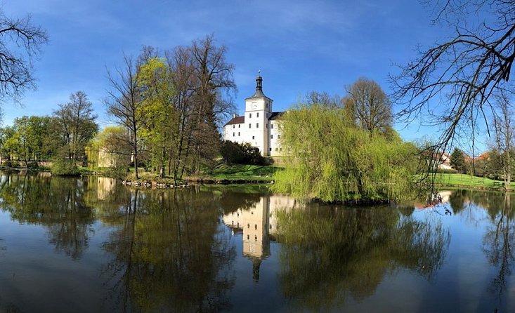 Orlík – Březnice – Blatná – Lnáře : des châteaux comme sur l