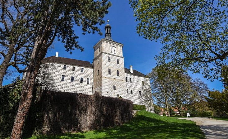 Orlík - Březnice - Blatná - Lnáře: zámky jako na "Loáře".