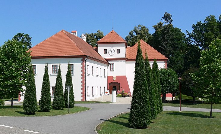 Kernkraftwerk Temelín und Schloss Vysoký Hrádek