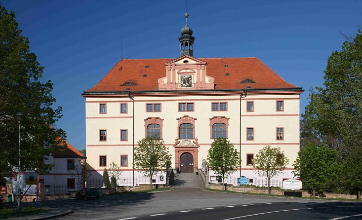 Zámek Lnáře